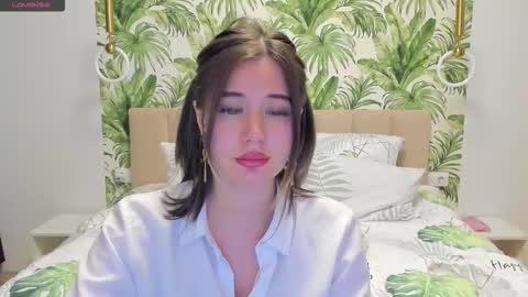 Snapshot of alicetuker chatting on 09.22.25 Alice online show from 09.22.25