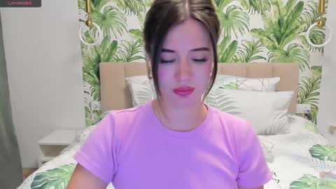 Snapshot of alicetuker chatting on 09.24.25 Alice online show from 09.24.25