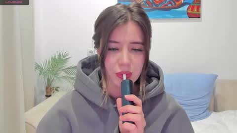 Snapshot of alicetuker chatting on 11.24.25 Alice online show from 11.24.25