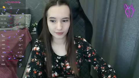 Snapshot of aliceweiss_ chatting on 06.23.26 Alice online show from 06.23.26