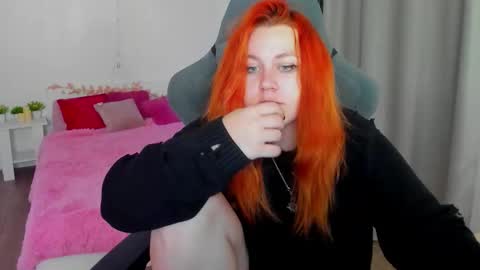 Snapshot of alicewinchesterr chatting on 10.14.25 Alice online show from 10.14.25
