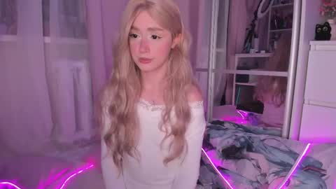 Snapshot of alicexbae chatting on 11.07.25 from wonderland online show from 11.07.25