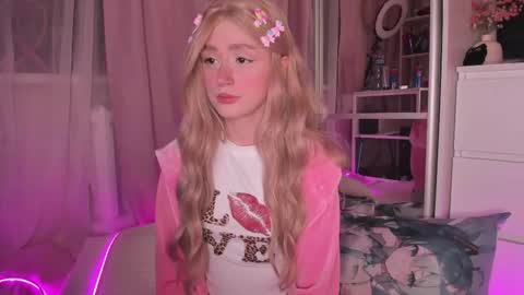 Snapshot of alicexbae chatting on 11.26.25 from wonderland online show from 11.26.25