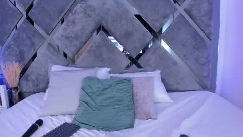 Snapshot of alicia_jerez1 chatting on 01.18.25 Alice online show from 01.18.25