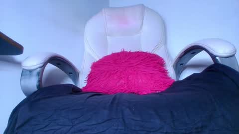 Alicia Kyse  online show from 01.04.25