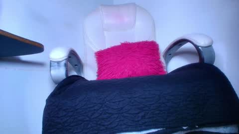 Alicia Kyse  online show from 01.28.25