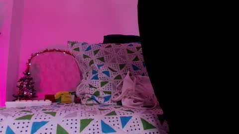 Alicia Kyse  online show from 12.14.25