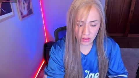 Snapshot of aliciaballard chatting on 12.18.24 Jennyfer online show from 12.18.24