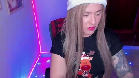 Snapshot of aliciaballard chatting on 12.24.24 Jennyfer online show from 12.24.24