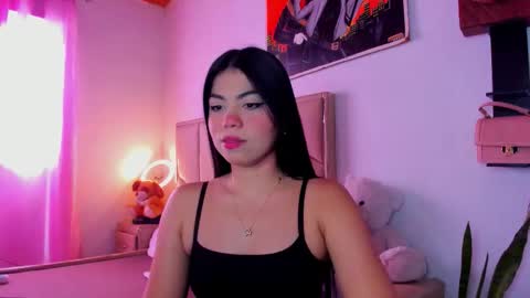 Snapshot of aliciabiden chatting on 11.23.25 aliciabiden online show from 11.23.25