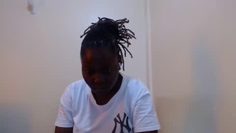 alicialust1 online show from 02.18.25