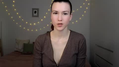 Snapshot of alicianoveli chatting on 02.13.26 alicianoveli online show from 02.13.26