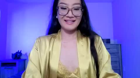 Snapshot of aliciaz3 chatting on 10.06.25 Alicia Hebi online show from 10.06.25