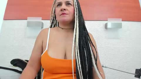 Snapshot of alicie_green chatting on 10.27.25 im tutti online show from 10.27.25