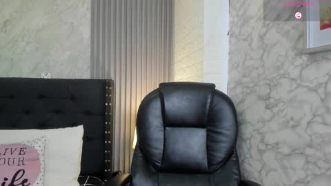 Snapshot of alicy__torres chatting on 03.21.26 alicya online show from 03.21.26