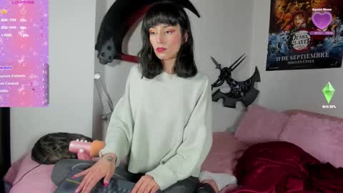 Snapshot of alien_universe chatting on 10.24.25 Aiko Independent Model online show from 10.24.25