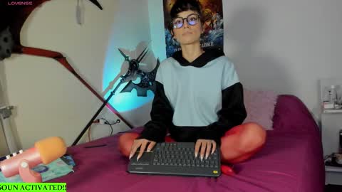 Snapshot of alien_universe chatting on 11.06.25 Aiko Independent Model online show from 11.06.25