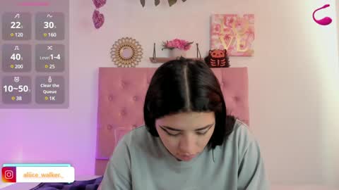 aliice_walker_ online show from 12.07.24