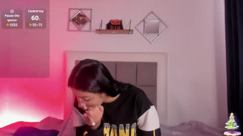 aliice_walker_ online show from 01.17.25