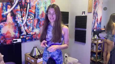 Ali Jones online show from 03.12.25