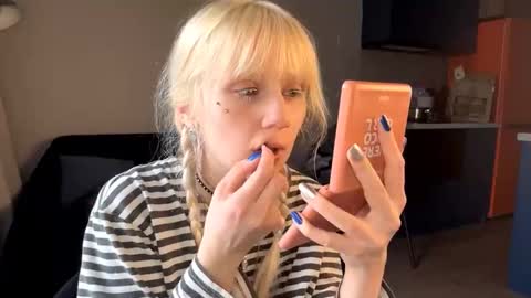 Snapshot of alikubeika chatting on 03.27.26 Milana online show from 03.27.26