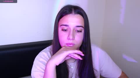 Snapshot of alinaasti_ chatting on 10.17.25 Alina online show from 10.17.25