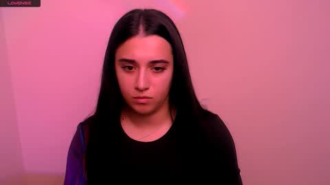 Snapshot of alinaasti_ chatting on 11.11.25 Alina online show from 11.11.25