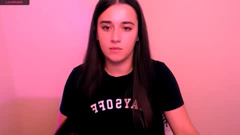 Snapshot of alinaasti_ chatting on 11.14.25 Alina online show from 11.14.25