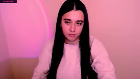 Snapshot of alinaasti_ chatting on 11.25.25 Alina online show from 11.25.25