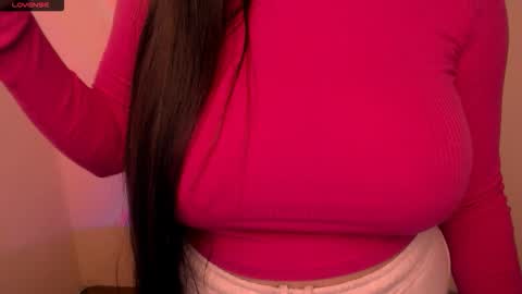 Snapshot of alinaasti_ chatting on 12.05.25 Alina online show from 12.05.25