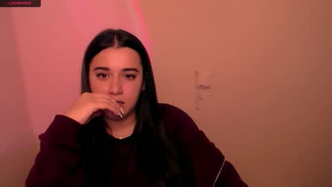 Snapshot of alinaasti_ chatting on 12.18.25 Alina online show from 12.18.25