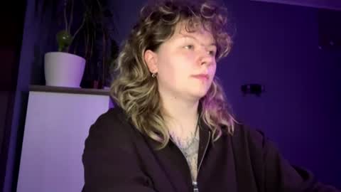 Snapshot of alinahotgirl chatting on 07.22.26 Alina online show from 07.22.26