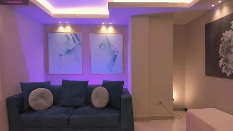 Snapshot of alinakravitz_ chatting on 02.18.26 alinakravitz_ online show from 02.18.26