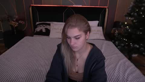 Snapshot of alinalemon chatting on 01.09.26 Alina online show from 01.09.26