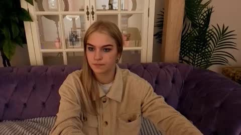 Snapshot of alinalemon chatting on 03.30.26 Alina online show from 03.30.26