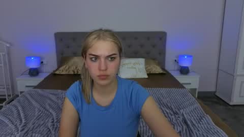 Snapshot of alinalemon chatting on 04.06.26 Alina online show from 04.06.26