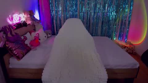 alinaocean online show from 10.26.25