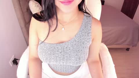 Snapshot of alinaowens chatting on 02.08.25 alinaowens online show from 02.08.25