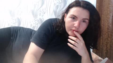 Snapshot of alinaxjames chatting on 06.21.26 AlinaxJames online show from 06.21.26