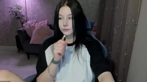 Aline Greeeen online show from 10.31.25