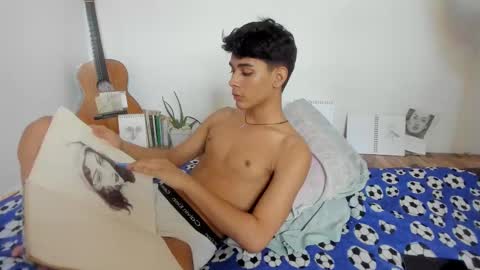 Snapshot of aliotttwink chatting on 09.26.25 AliotTwink online show from 09.26.25