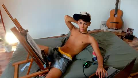 Snapshot of aliotttwink chatting on 11.04.25 AliotTwink online show from 11.04.25