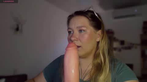 Snapshot of alisa_u chatting on 02.13.26 alisa_u online show from 02.13.26