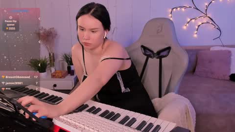 Alisia online show from 01.15.25