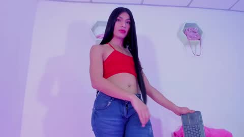 Alisia online show from 12.13.24