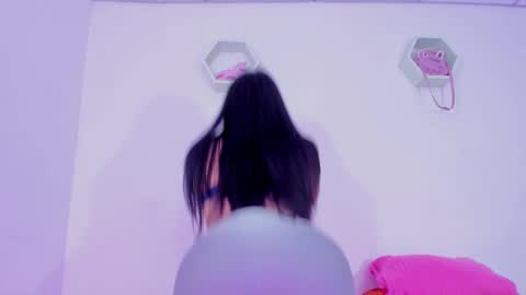 Alisia online show from 12.19.24