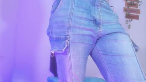 Alisia online show from 10.31.25