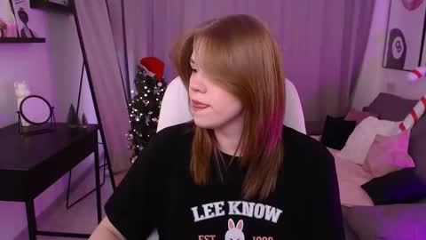 Snapshot of alison_doody chatting on 12.23.25 Alison online show from 12.23.25