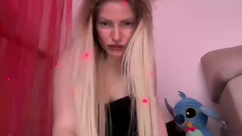 Ecate online show from 09.13.25
