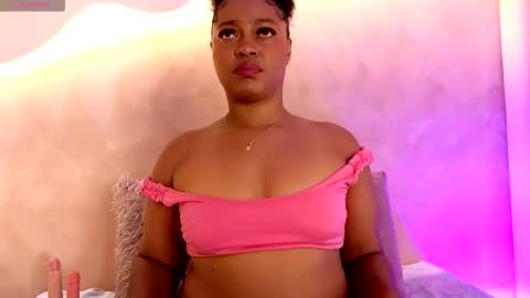 Snapshot of alisonmartinezz chatting on 12.01.25 Ali online show from 12.01.25